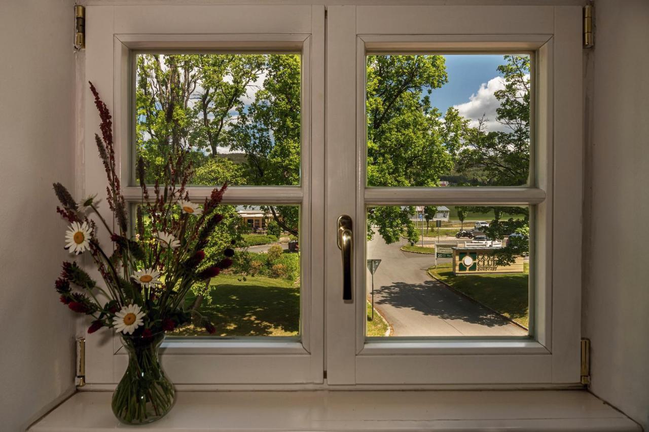 Zamecky Hotel Metternich Velka Hledsebe Экстерьер фото